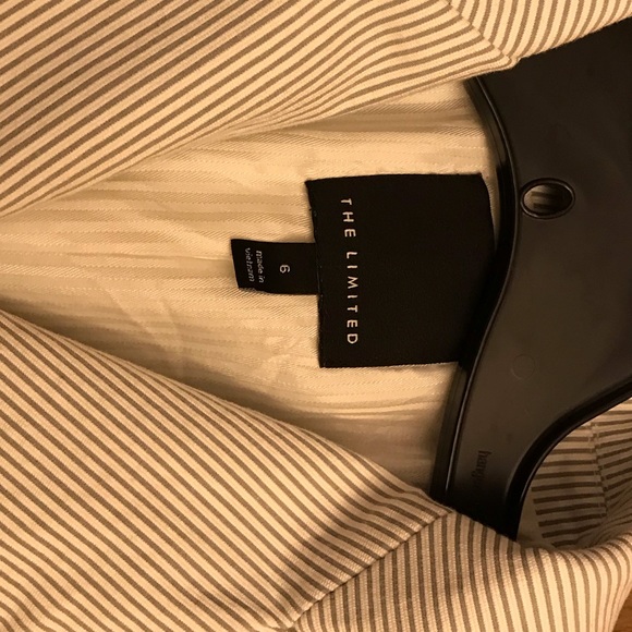 The Limited grey & white seersucker jacket in 6 - Picture 7 of 7